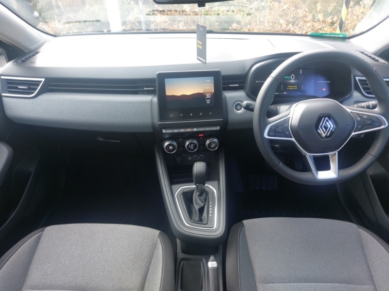 Used Renault Clio 2024 for sale - 76736820: Photo 2
