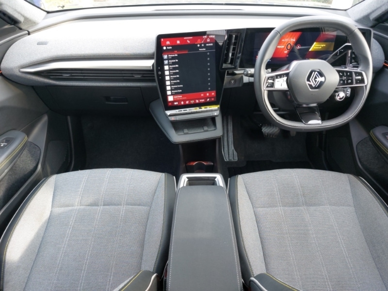 Used Renault Scenic E-Tech 2024 for sale - 77956683: Photo 2