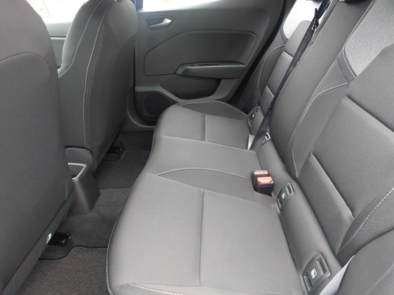 Used Renault Clio 2025 for sale - 76879905: Photo 6