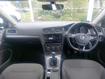 Used Volkswagen Golf 2018 for sale - 78467307: Photo