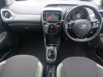Used Toyota AYGO 2020 for sale - 76478291: Photo