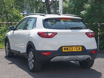 Used Kia Stonic 2023 for sale - 78735393: Photo