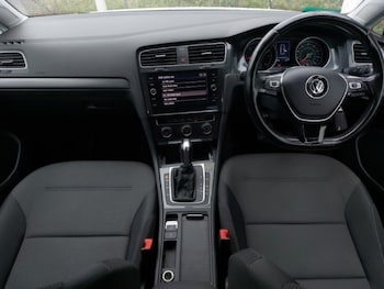Used Volkswagen Golf 2019 for sale - 79322101: Photo