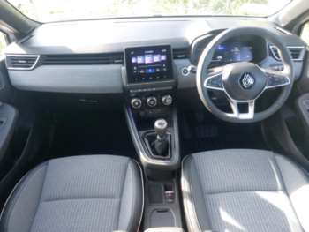 Used Renault Clio 2024 for sale - 74647521: Photo