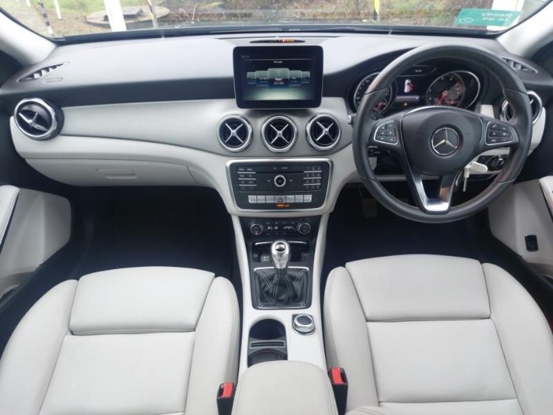Used Mercedes-Benz GLA 2017 for sale - 77632742: Photo 2