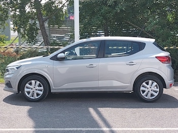 Used Dacia Sandero 2023 for sale - 79298732: Photo