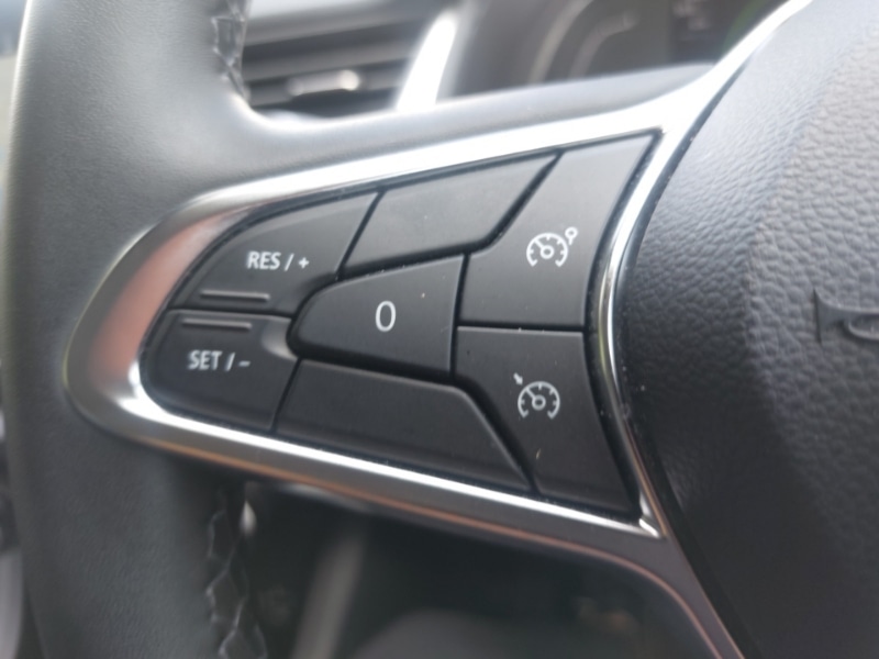 Used Renault Captur 2023 for sale - 76589253: Photo 15