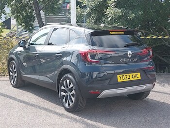Used Renault Captur 2023 for sale - 76589253: Photo
