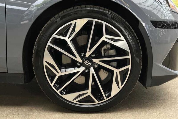 Used Hyundai IONIQ 6 2024 for sale - 75711120: Photo 10