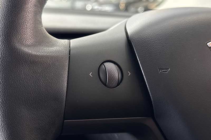 Used Tesla Model 3 2021 for sale - 76096721: Photo 21