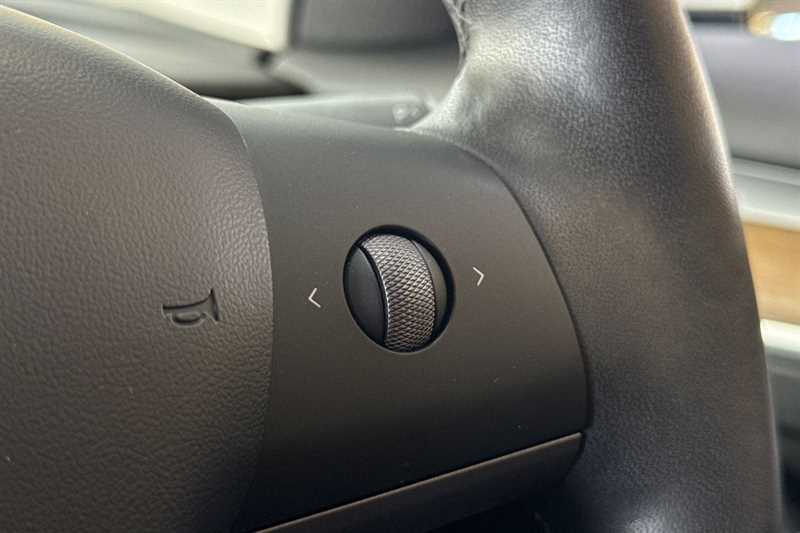Used Tesla Model 3 2021 for sale - 76096721: Photo 22