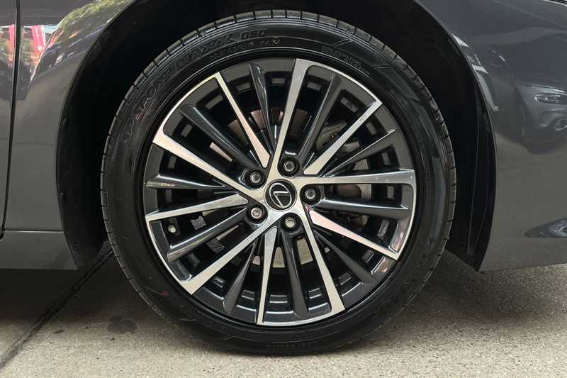 Used Lexus ES 2023 for sale - 76530321: Photo 9