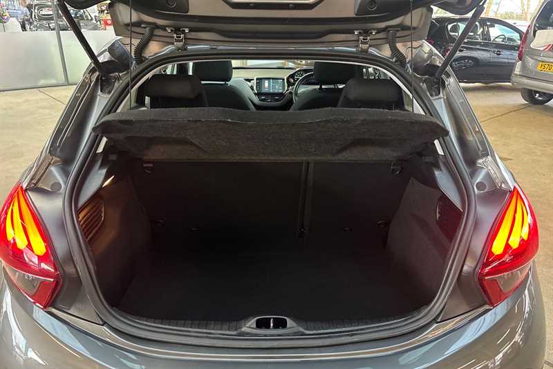 Used Peugeot 208 2018 for sale - 77812148: Photo 25