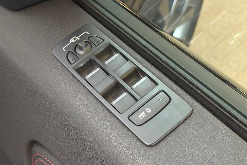 Used Land Rover Discovery Sport 2021 for sale - 76661301: Photo 16