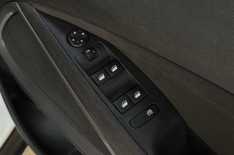 Used Vauxhall Crossland 2022 for sale - 76755621: Photo 16