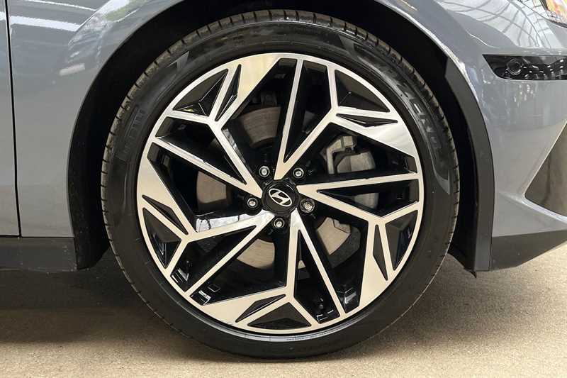 Used Hyundai IONIQ 6 2024 for sale - 77900750: Photo 9