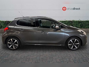 Used Peugeot 208 2018 for sale - 77565941: Photo