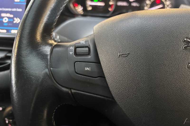 Used Peugeot 208 2018 for sale - 77757029: Photo 21