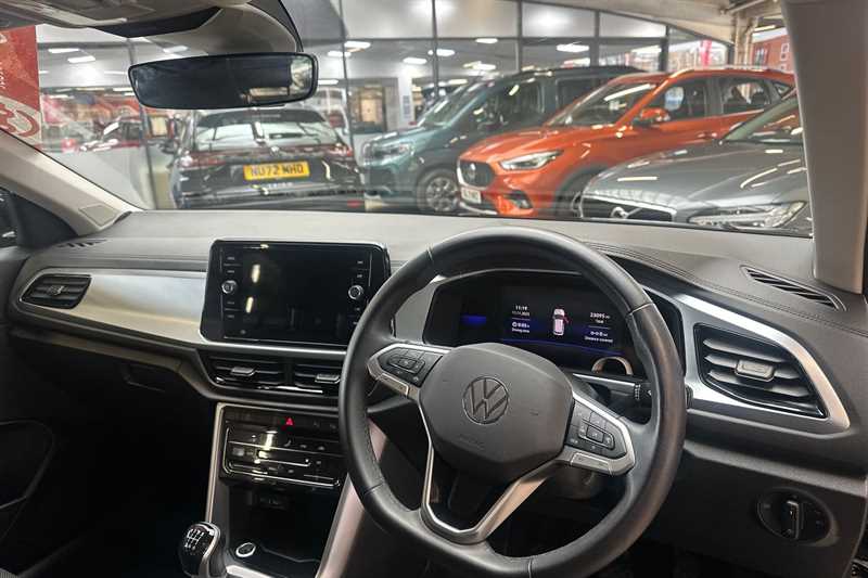Used Volkswagen T-Roc 2023 for sale - 76945024: Photo 14