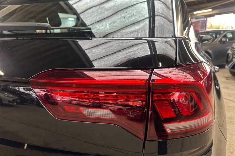 Used Volkswagen T-Roc 2023 for sale - 76790738: Photo 32