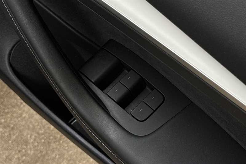 Used Tesla Model 3 2021 for sale - 76756607: Photo 16