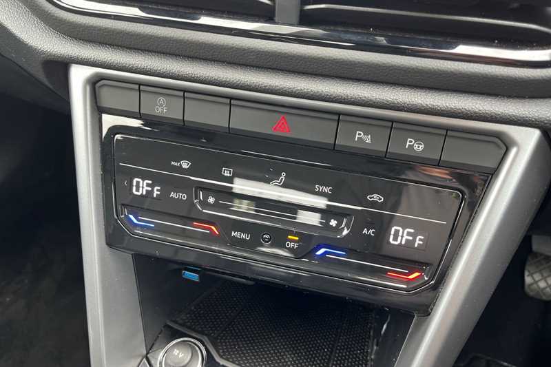 Used Volkswagen T-Roc 2023 for sale - 76524516: Photo 15