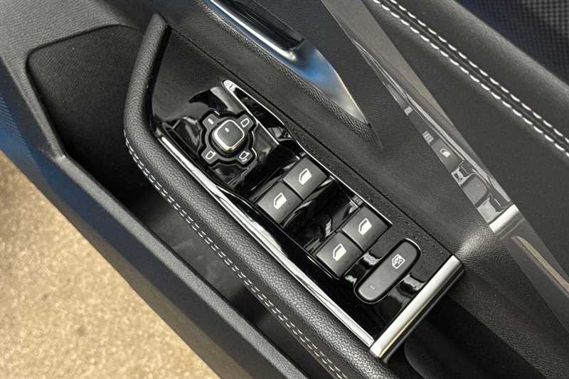 Used Vauxhall Astra 2023 for sale - 76956157: Photo 16