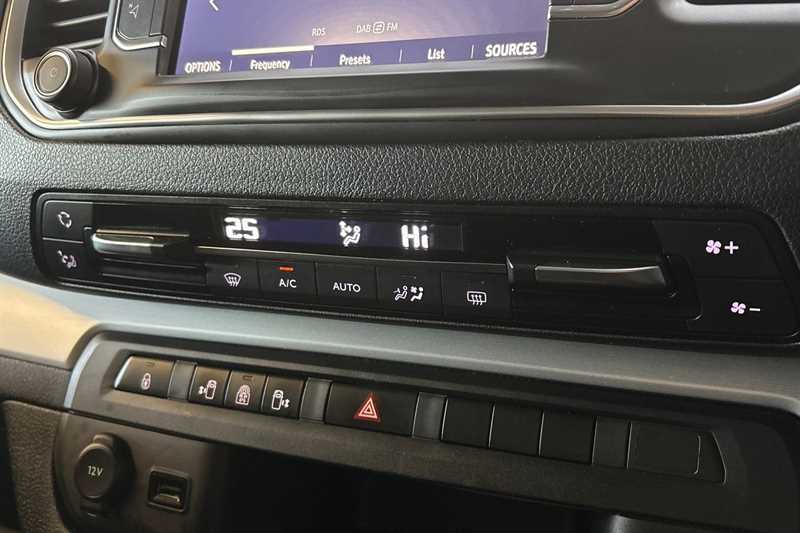 Used Vauxhall Vivaro Life 2023 for sale - 77362599: Photo 15