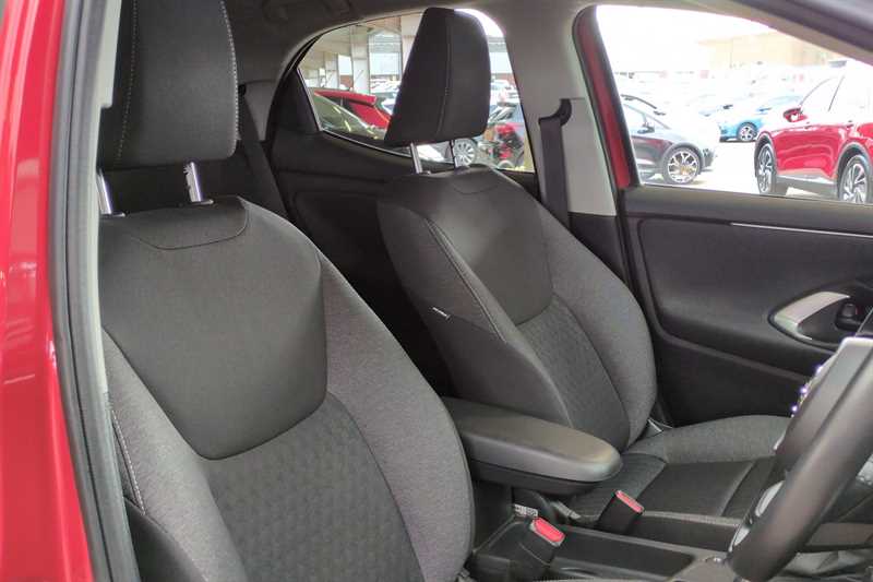Used Toyota Yaris 2022 for sale - 77700471: Photo 23