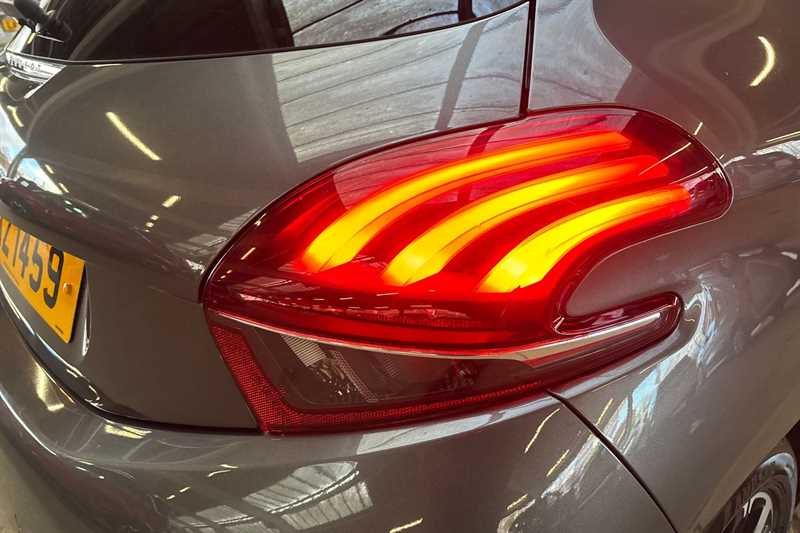 Used Peugeot 208 2018 for sale - 77699196: Photo 32