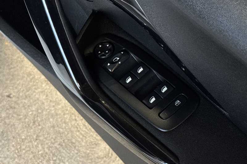 Used Peugeot 208 for sale - 76016152: Photo 16