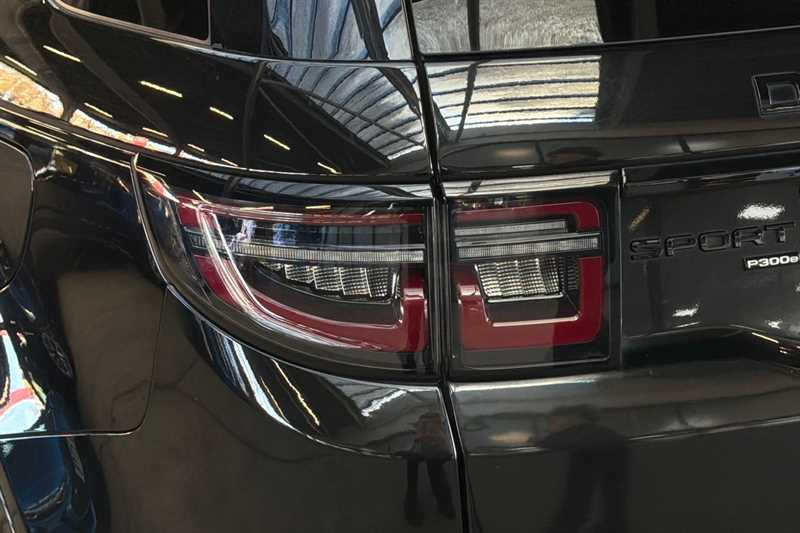 Used Land Rover Discovery Sport 2021 for sale - 76732905: Photo 31