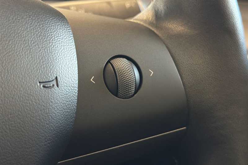 Used Tesla Model 3 2021 for sale - 76756480: Photo 22