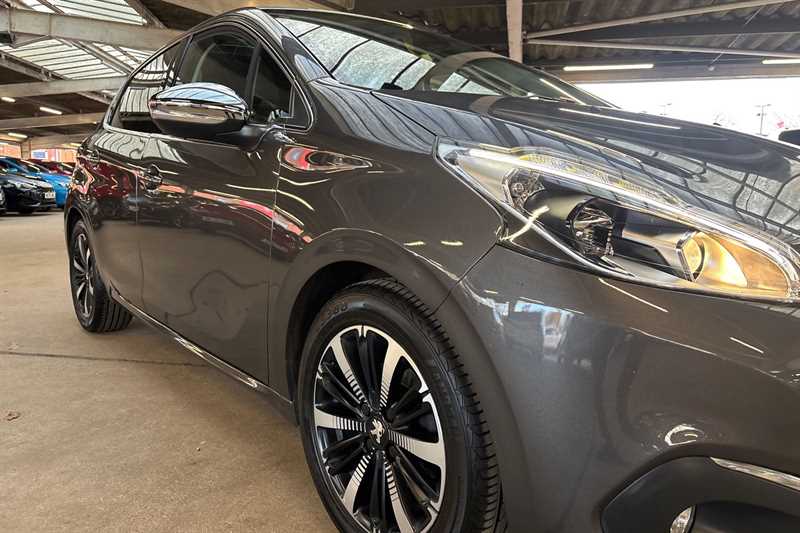 Used Peugeot 208 2018 for sale - 77828880: Photo 37