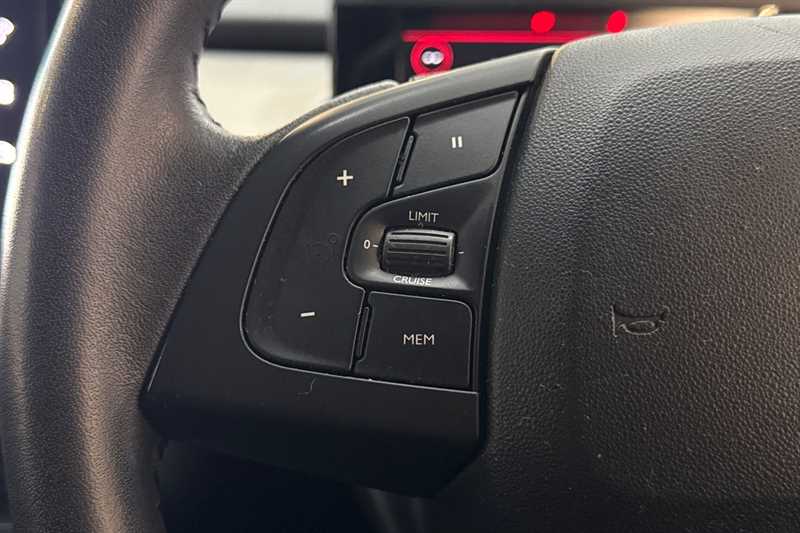 Used Citroen C4 Cactus 2018 for sale - 76125109: Photo 21