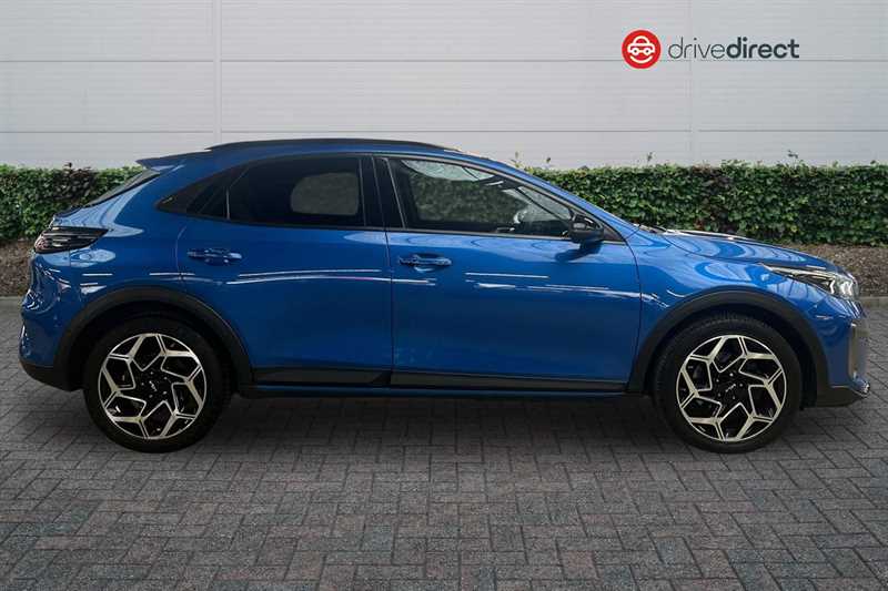 Used Kia XCeed 2023 for sale - 76956553: Photo 2