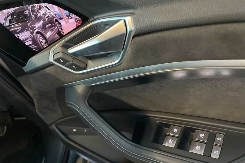 Used Audi e-tron 2021 for sale - 76852571: Photo 16