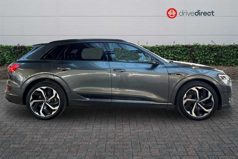 Used Audi e-tron 2021 for sale - 76852571: Photo 2