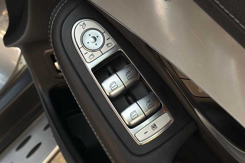 Used Mercedes-Benz GLC 2021 for sale - 77473856: Photo 16