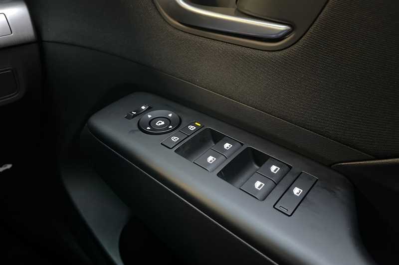 Used Hyundai KONA 2025 for sale - 76903485: Photo 16