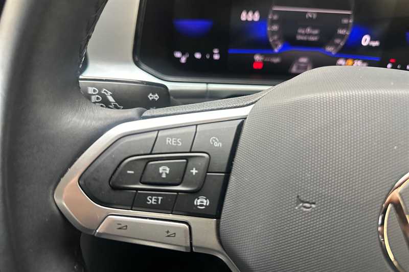 Used Volkswagen T-Roc 2023 for sale - 76930924: Photo 21