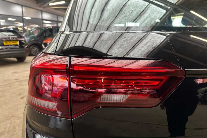 Used Volkswagen T-Roc 2023 for sale - 76930924: Photo 31