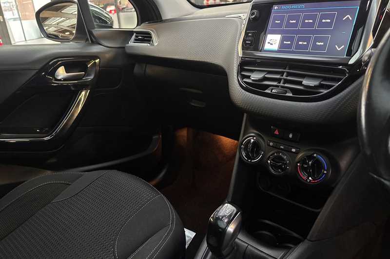 Used Peugeot 208 2018 for sale - 77727233: Photo 14