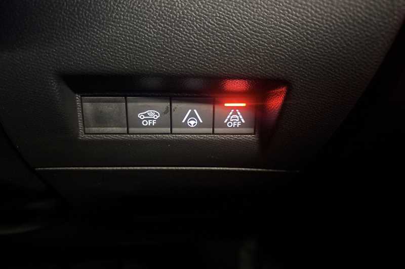 Used Peugeot E-2008 2021 for sale - 77727288: Photo 39