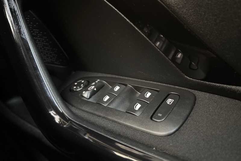 Used Peugeot 208 2018 for sale - 77712289: Photo 16