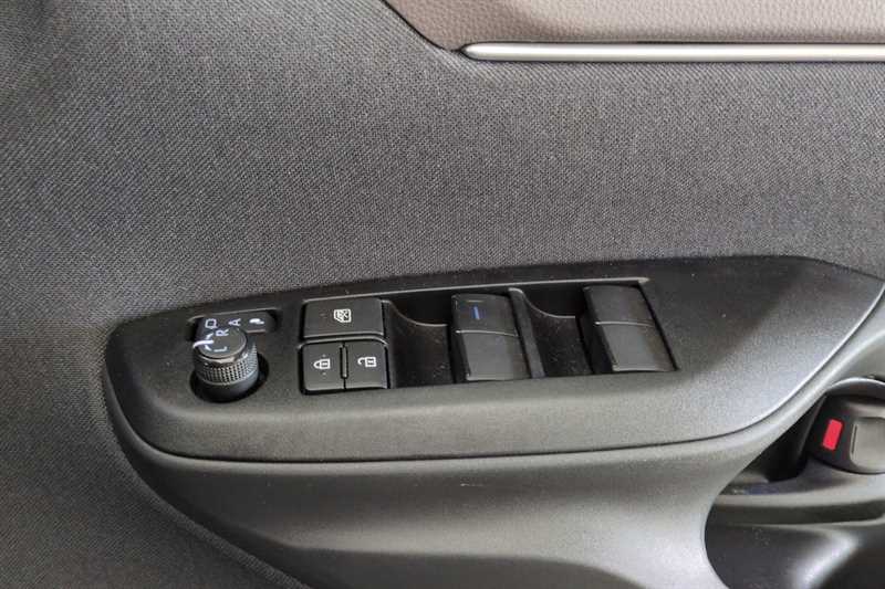 Used Toyota Yaris Cross 2024 for sale - 78130348: Photo 16