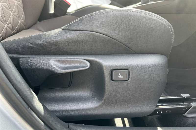 Used Toyota Yaris Cross 2024 for sale - 77634827: Photo 26