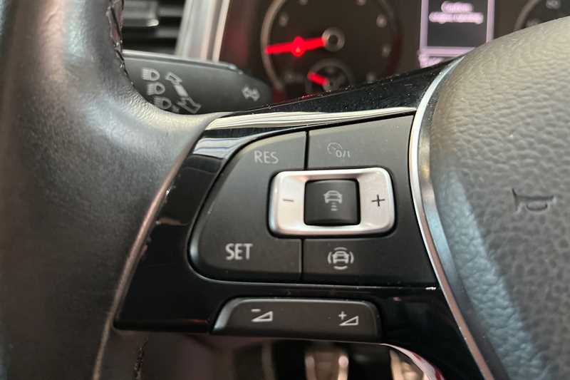 Used Volkswagen T-Roc 2021 for sale - 76956418: Photo 21