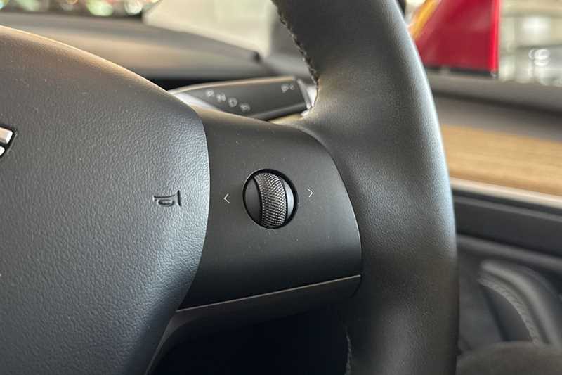 Used Tesla Model Y 2023 for sale - 76530009: Photo 22