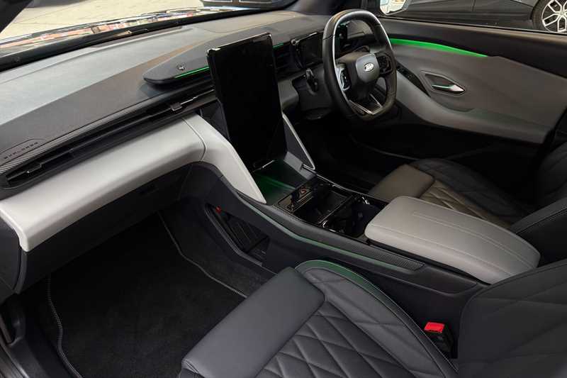 Used Ford Explorer 2024 for sale - 78120186: Photo 45